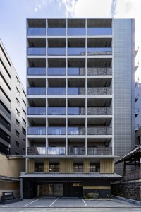 【ﾁｬｰﾑﾌﾟﾚﾐｱ京都烏丸六角】外観メイン